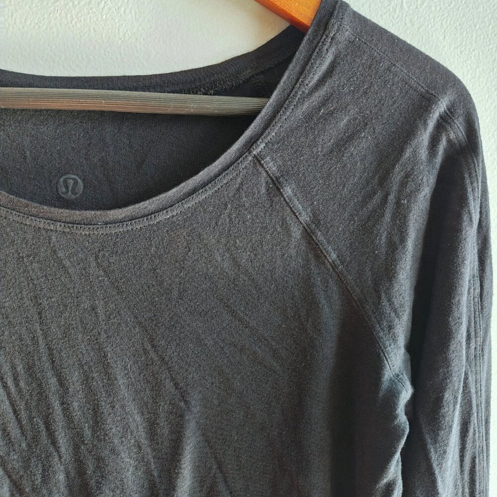 LULULEMON Ultra Soft Top - Picture 2 of 5